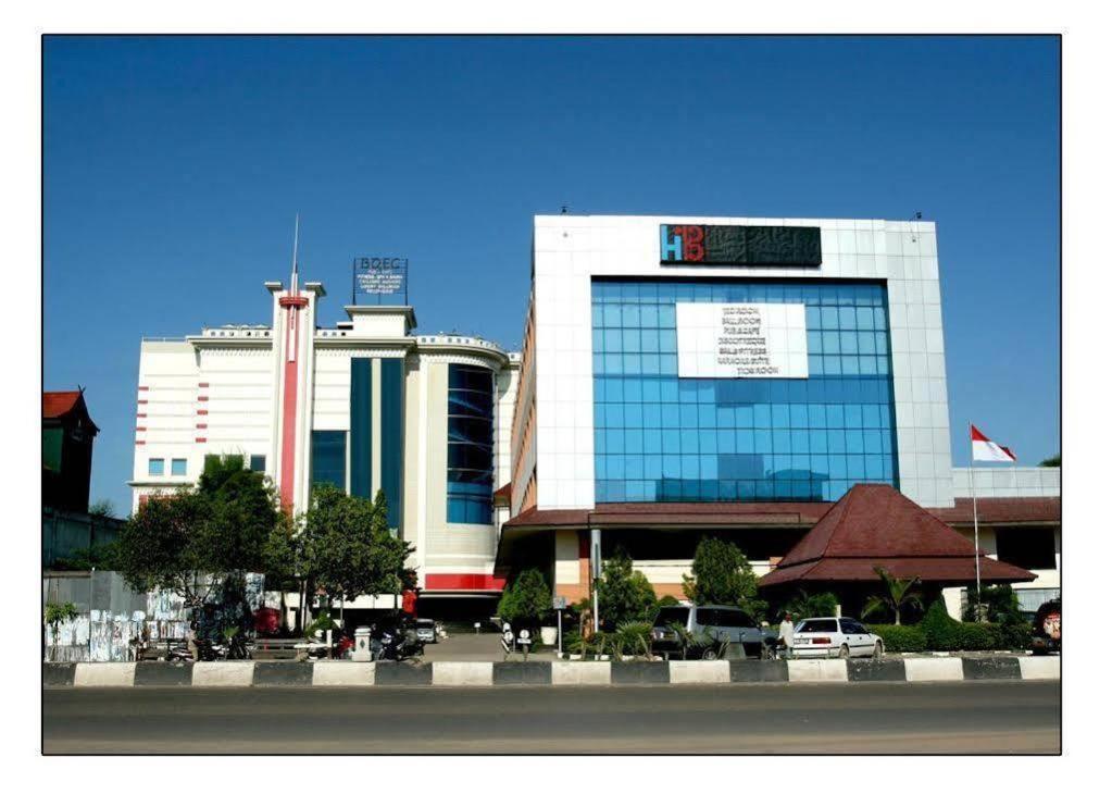 Hotel Banjarmasin International Buitenkant foto